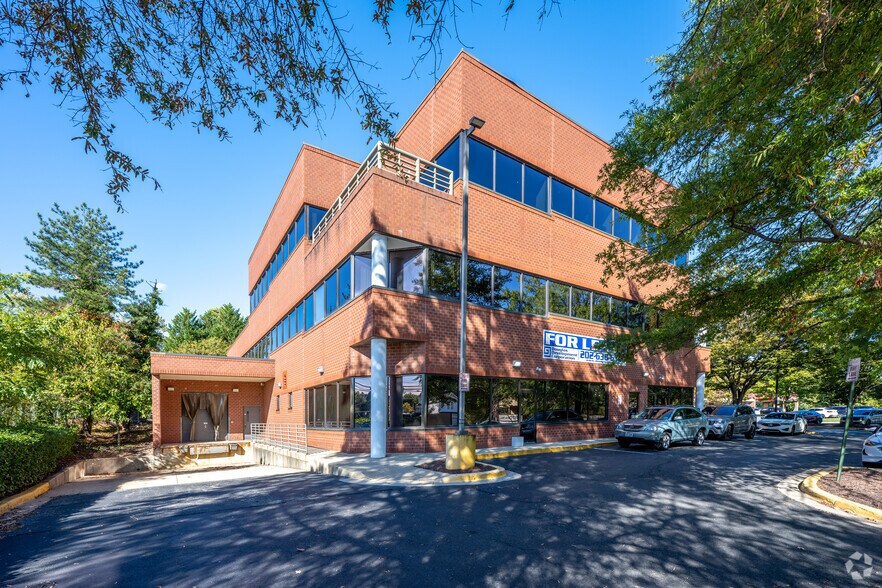 8507 Oxon Hill Rd, Oxon Hill, MD à louer - Photo du bâtiment - Image 2 de 5