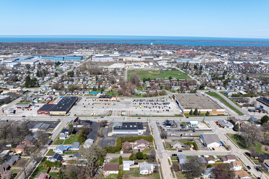 1530 W 26th St, Erie, PA à louer - Photo du bâtiment - Image 3 de 8