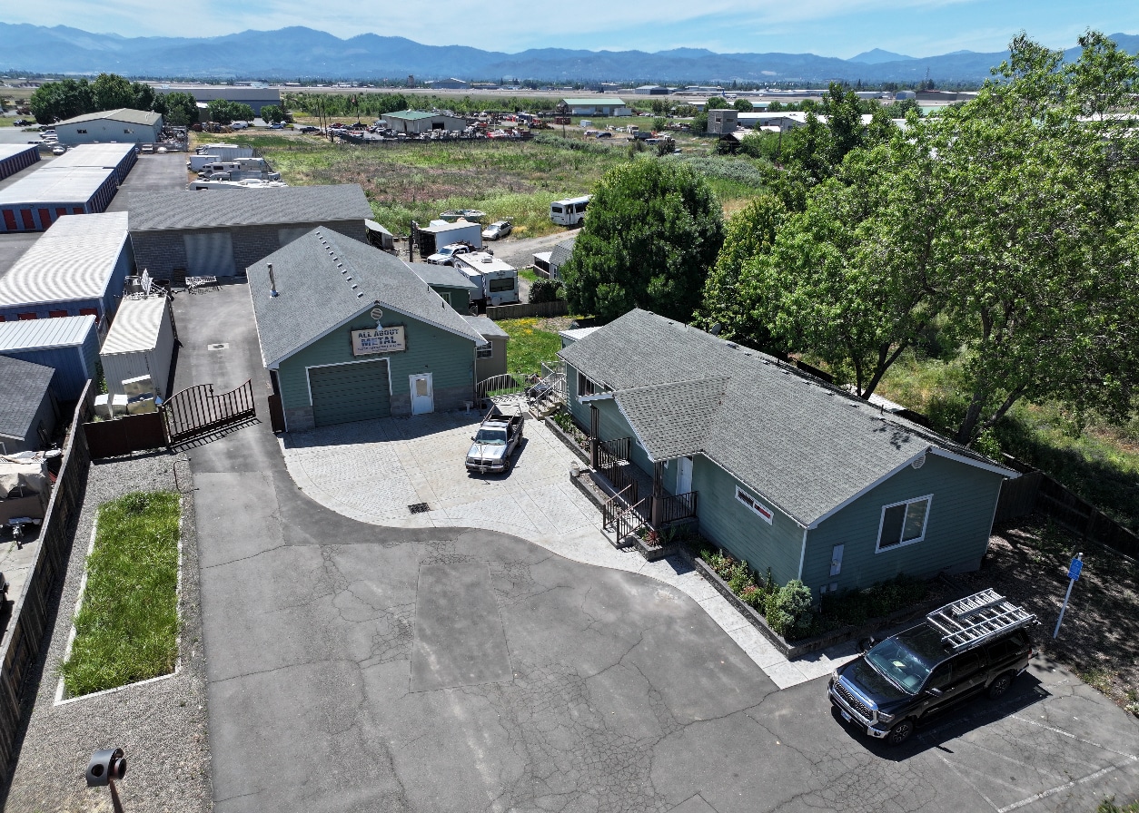 802 E Vilas Rd, Medford, OR for sale Primary Photo- Image 1 of 40