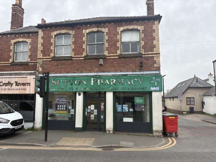 335 Chester Rd, Ellesmere Port for lease Primary Photo- Image 1 of 2
