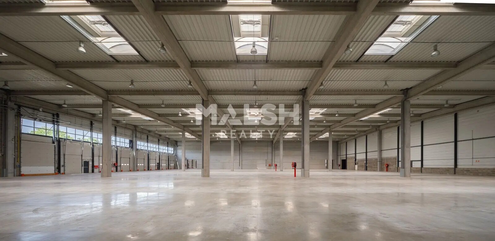 Industrial in Miribel for lease Interior Photo- Image 1 of 31