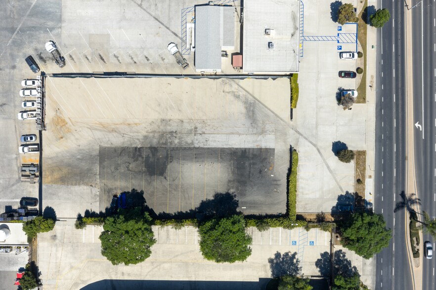 1025 S Rose Ave, Oxnard, CA à louer - Photo du bâtiment - Image 2 de 3