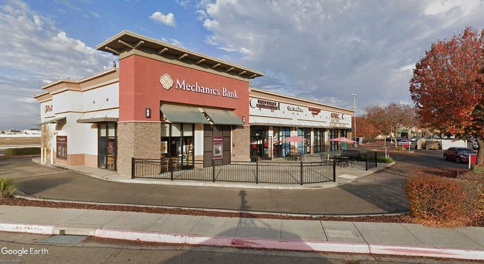 SWC Mooney Blvd & Prosperity Ave, Tulare, CA à louer - Photo du bâtiment - Image 3 de 7