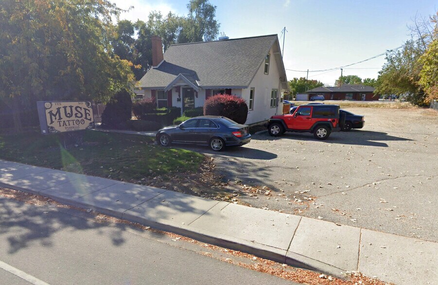 Owner/User or Redevelopment Opportunity portefeuille de 2 propriétés à vendre sur LoopNet.ca - Photo du bâtiment - Image 2 de 4