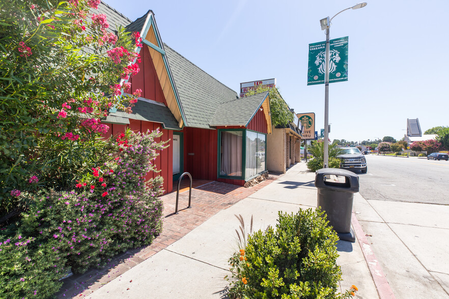 19451 Ventura Blvd, Tarzana, CA for sale - Building Photo - Image 1 of 1