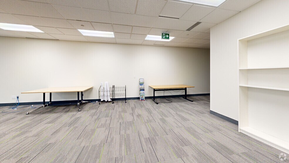 5500 N Service Rd, Burlington, ON à louer - Numérisation 3D de Matterport - Image 2 de 34