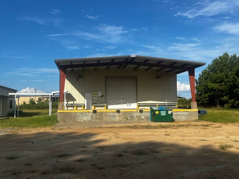 1831 Peace St, Canton, MS for sale - Building Photo - Image 2 of 3
