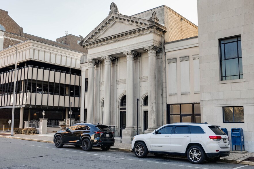 110 Saint John St, Monroe, LA à vendre - Photo principale - Image 1 de 6