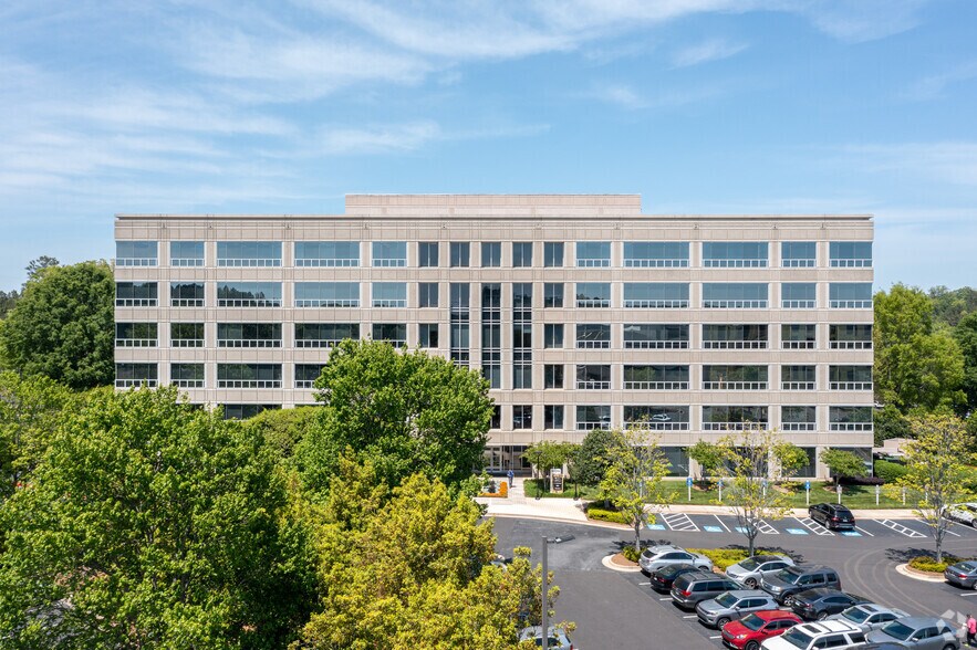 2475 Northwinds Pky, Alpharetta, GA à louer - Photo du bâtiment - Image 3 de 6