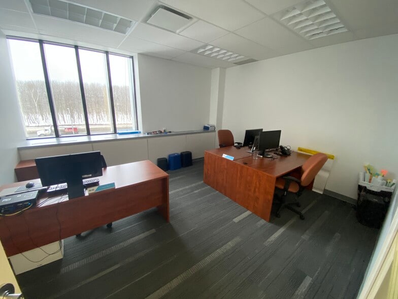 2475 Boul Laurier, Québec, QC for lease - Interior Photo - Image 3 of 20