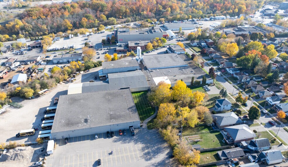 888 Guelph St, Kitchener, ON à vendre - Photo du bâtiment - Image 2 de 19