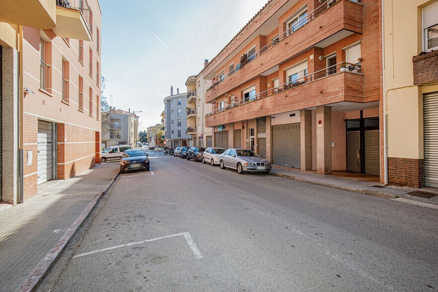 Immeuble residentiel dans Girona, Gerona à vendre - Photo du bâtiment - Image 2 de 2