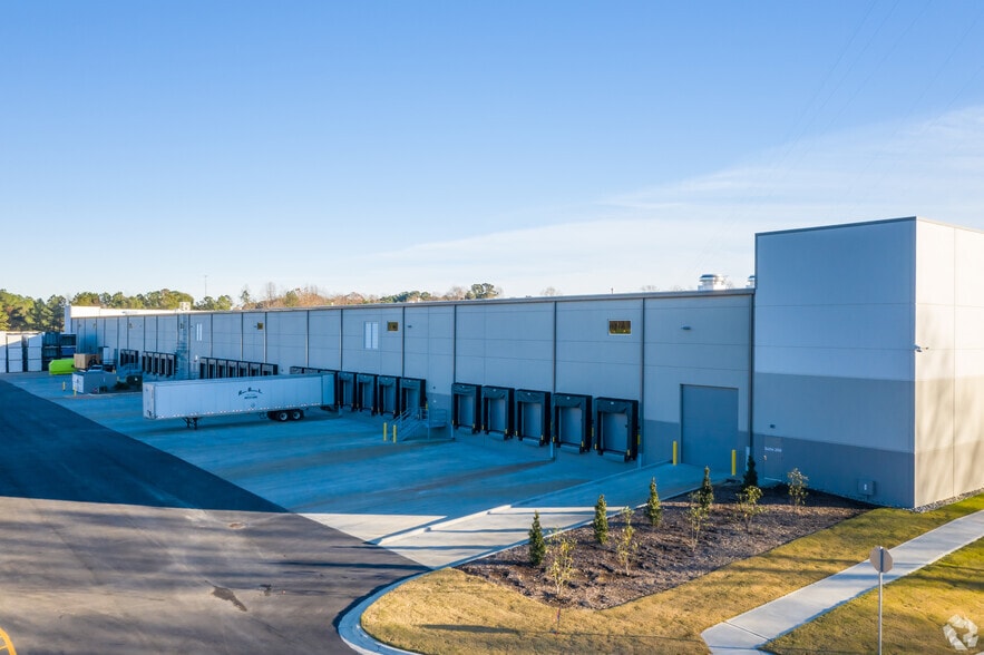 2337 US 70 Hwy E, Garner, NC for lease - Building Photo - Image 2 of 3