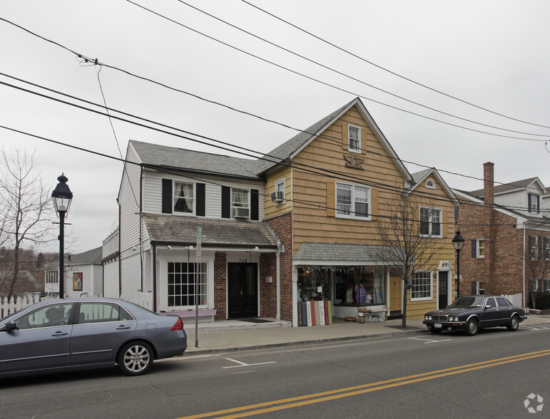 116-118 E Main St, Port Jefferson, NY à vendre - Photo principale - Image 1 de 1