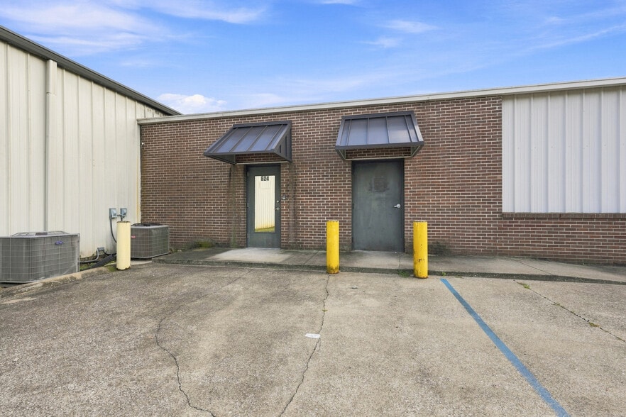 524 Tuxedo Ave, Muscle Shoals, AL for lease - Building Photo - Image 2 of 5