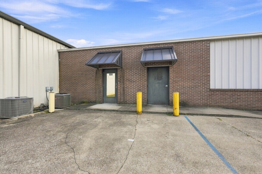 524 Tuxedo Ave, Muscle Shoals, AL à louer - Photo du bâtiment - Image 2 de 5