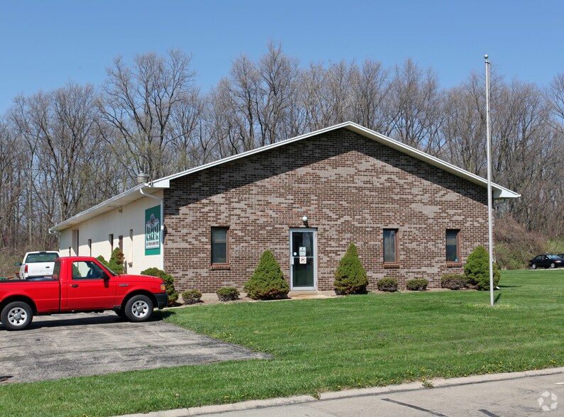 4325 Lisa Dr, Tipp City, OH à vendre - Photo principale - Image 1 de 7