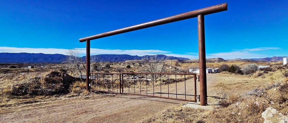 120 Circle Pl, Florence, CO for sale - Primary Photo - Image 1 of 16