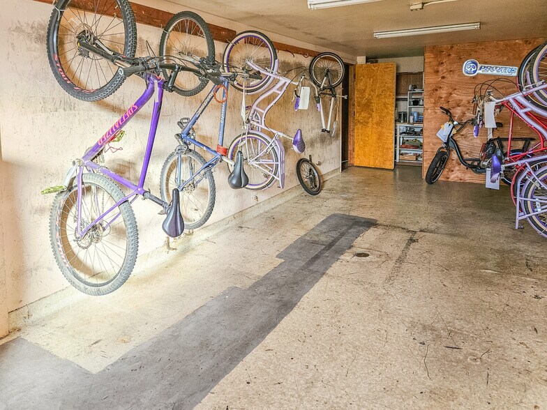 424 1st Ave SW, Albany, OR à vendre - Photo du bâtiment - Image 3 de 9