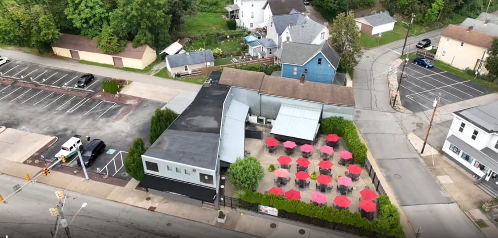 618 S Main St, Greensburg, PA à vendre - Aérien - Image 2 de 7