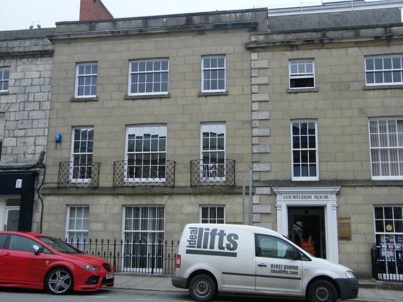 74-75 Lemon St, Truro for lease - Building Photo - Image 2 of 7