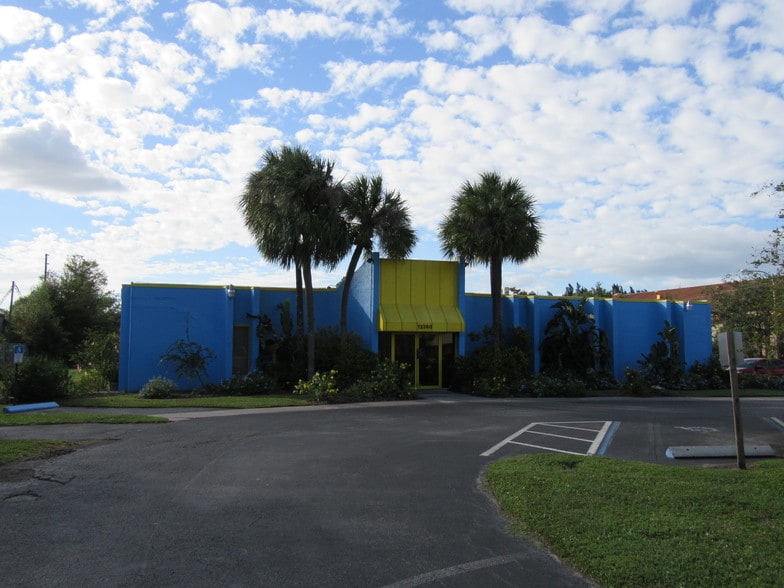 12360 66th St N, Largo, FL à louer - Photo du bâtiment - Image 1 de 18