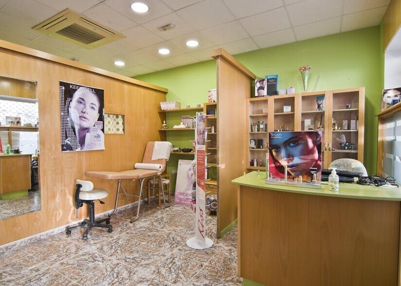 Calle Rafael Alberti, Motril, Granada for sale - Interior Photo - Image 1 of 13