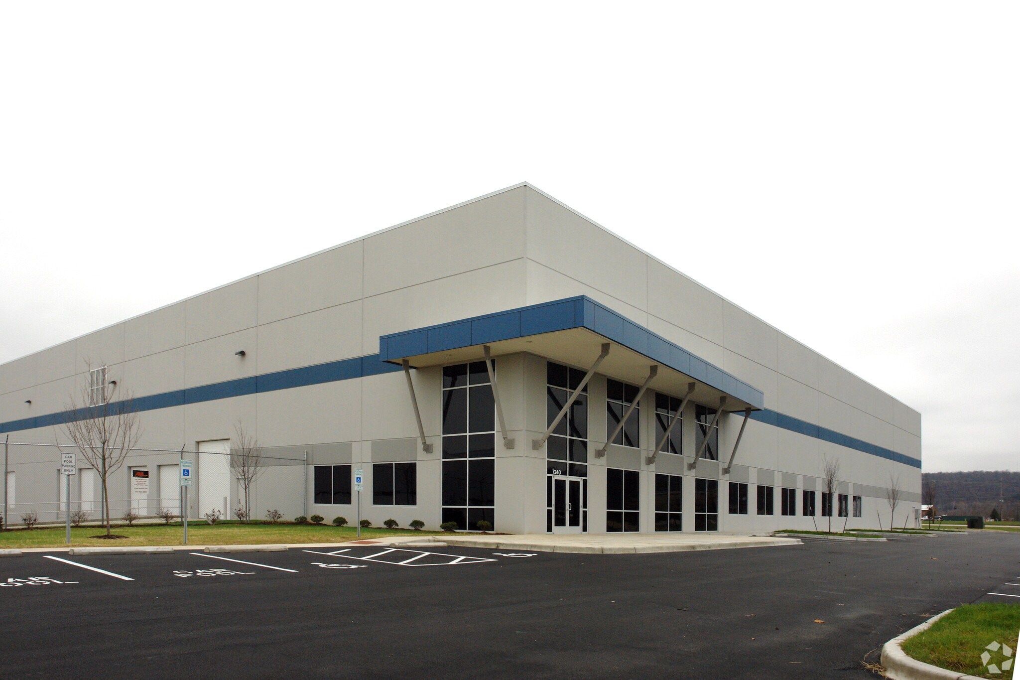 7240 Global Dr, Louisville, KY for lease Building Photo- Image 1 of 7