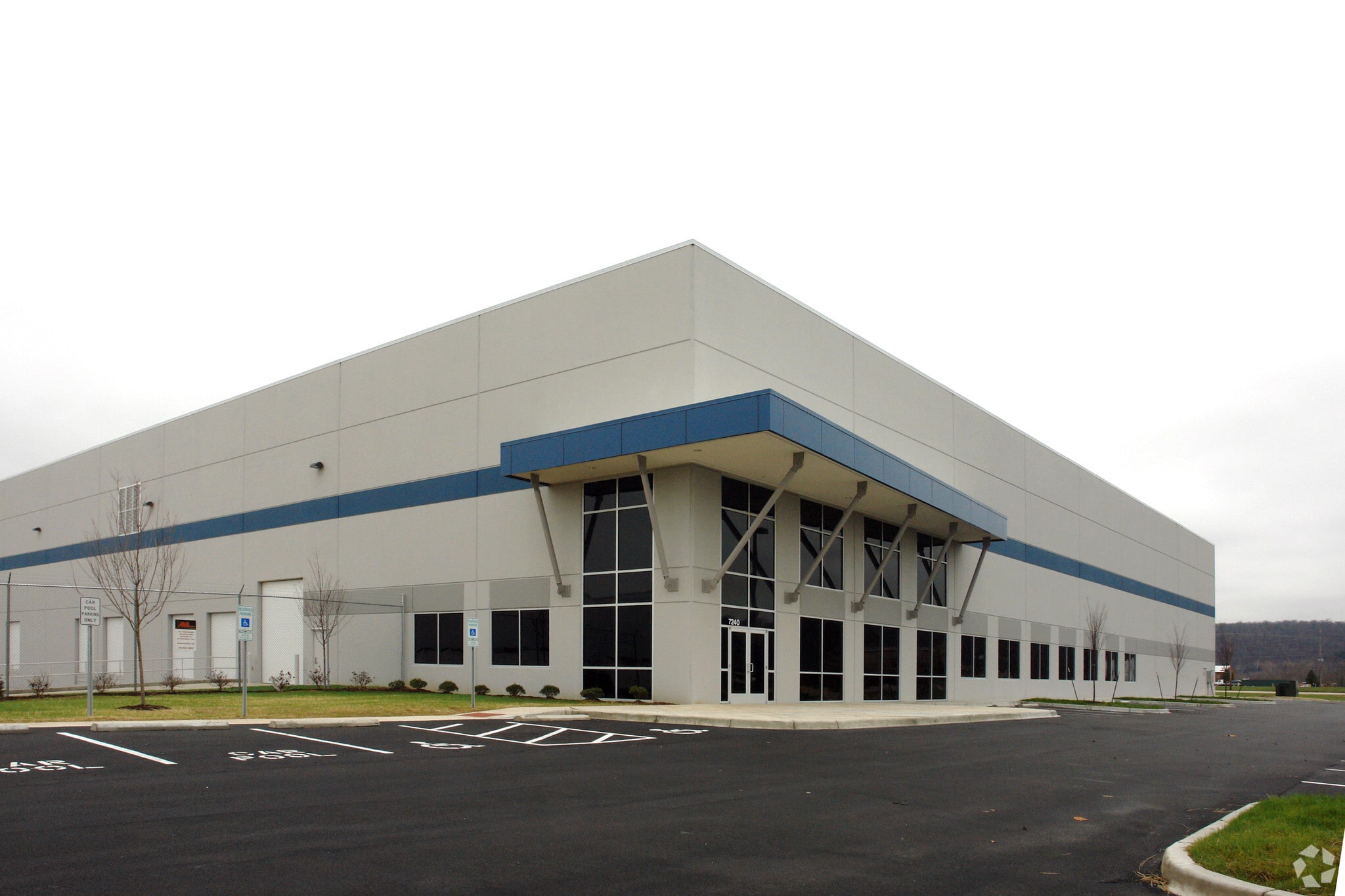 7240 Global Dr, Louisville, KY for lease Primary Photo- Image 1 of 7