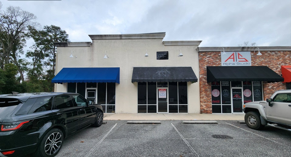 10-100 Town Vlg, Brunswick, GA for sale Primary Photo- Image 1 of 2