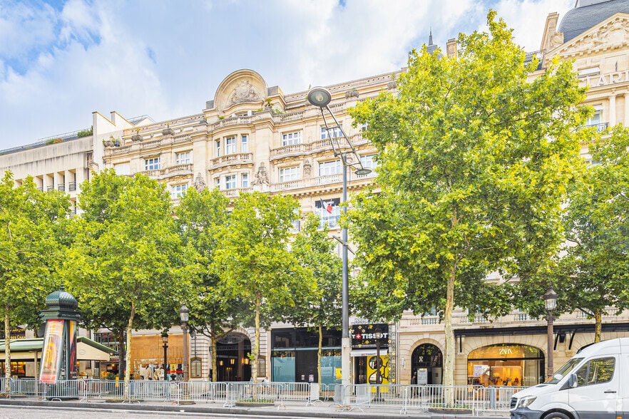 76-78 Avenue Des Champs Elysées, Paris for lease - Building Photo - Image 3 of 7