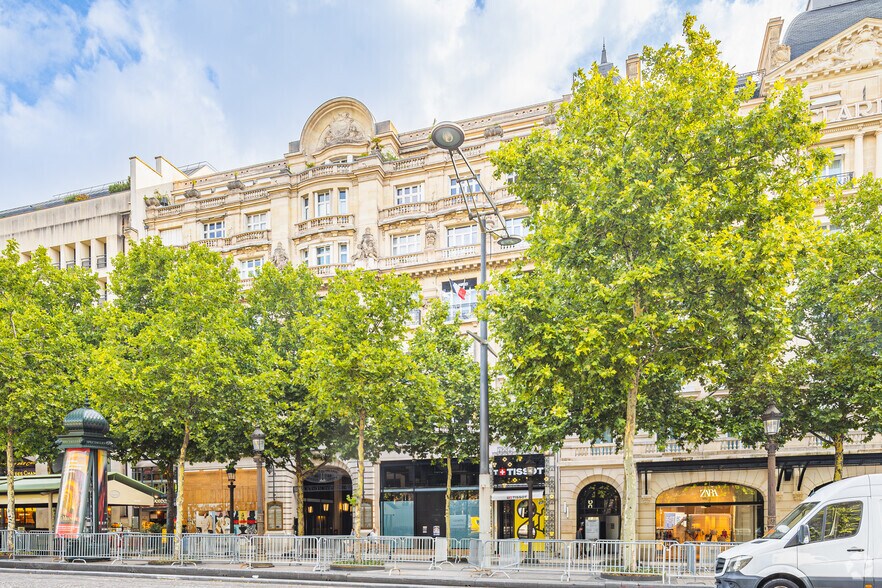 76-78 Avenue Des Champs Elysées, Paris à louer - Photo du bâtiment - Image 3 de 7