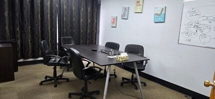 2915 19th St NE, Calgary, AB à louer Photo intérieure- Image 2 de 5