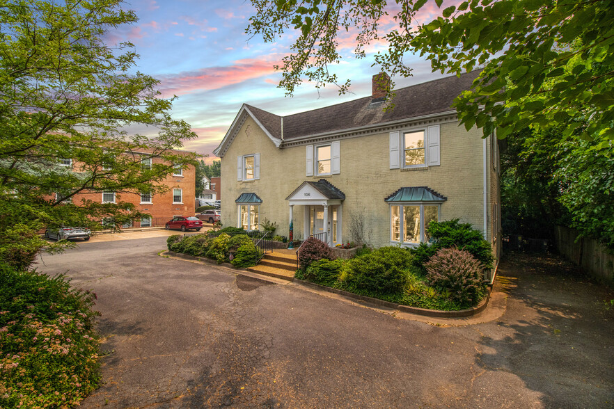 106 Little Falls St, Falls Church, VA à vendre - Photo du bâtiment - Image 1 de 1