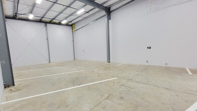 2345 McGilchrist St SE, Salem, OR à louer Photo intérieure- Image 2 de 7