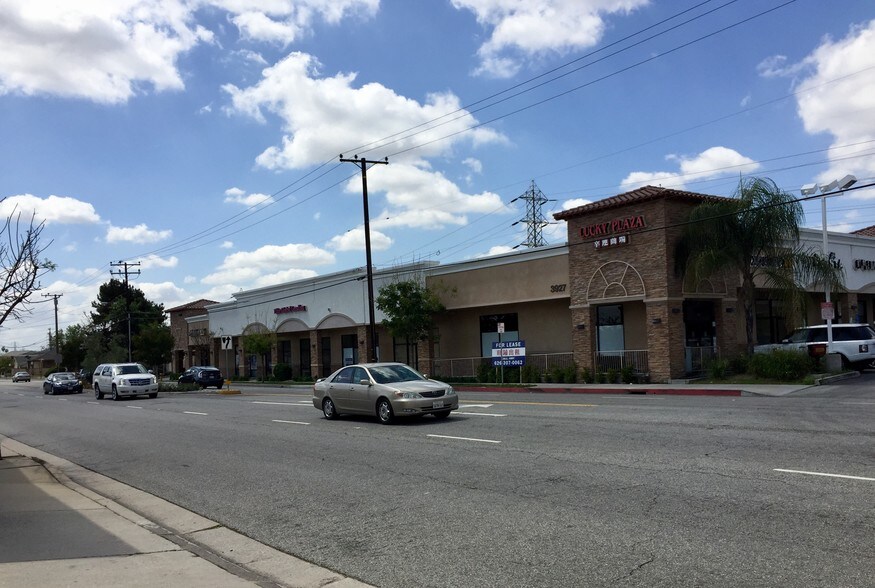 3917-3927 Walnut Grove Ave, Rosemead, CA à louer - Photo du bâtiment - Image 2 de 6