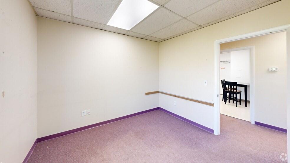 10 Little Britain Rd, Newburgh, NY for lease - Matterport 3D Scan - Image 2 of 10