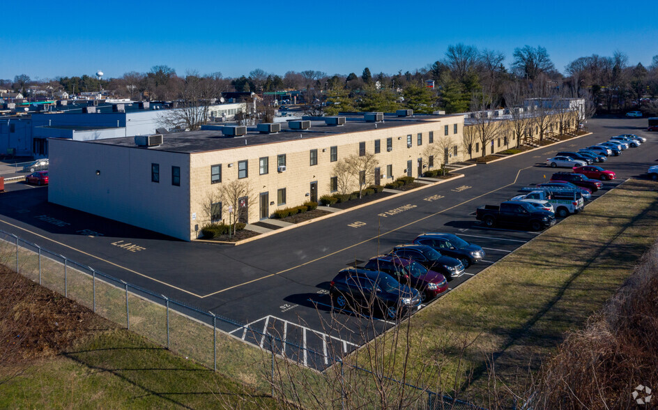 324 2nd Street Pike, Southampton, PA à louer - Photo principale - Image 1 de 14