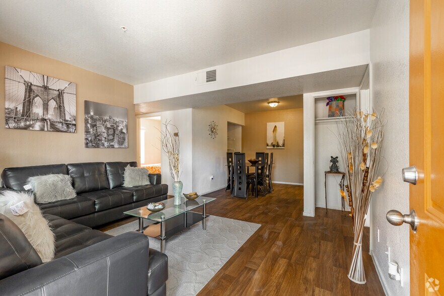 2125 N Las Vegas Blvd, North Las Vegas, NV à louer - Photo intérieure - Image 2 de 19