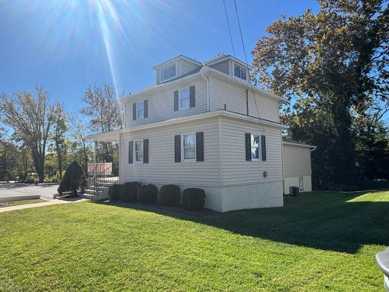 5626 Southwestern Blvd, Arbutus, MD for lease - Building Photo - Image 2 of 13