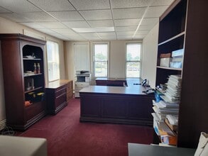 21-27 Merrick Ave, Merrick, NY for lease Interior Photo- Image 2 of 12