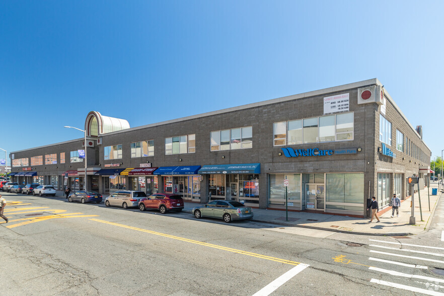 86-110 Main St, Hempstead, NY for lease - Building Photo - Image 1 of 1