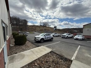 700 Business Park Dr, Morgantown, WV for lease Building Photo- Image 2 of 7