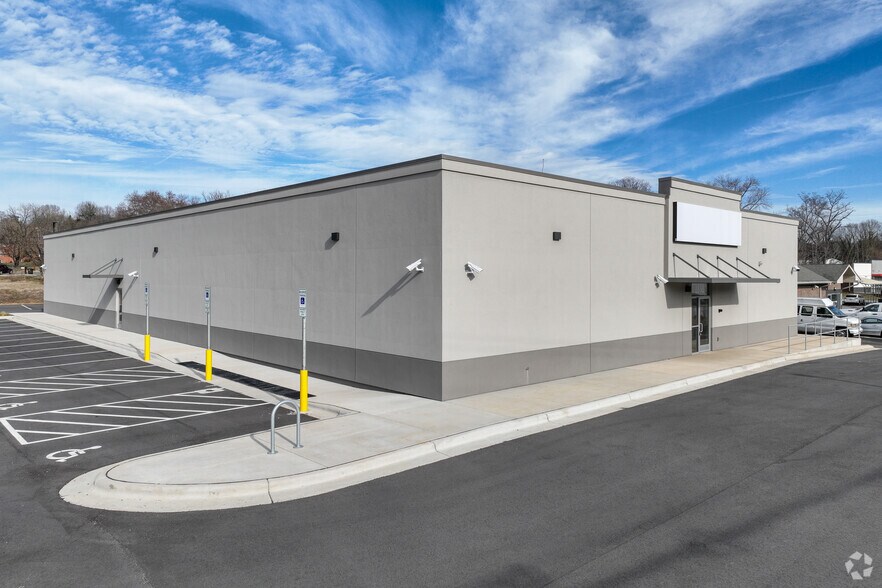 5516 Winona St, Winston-Salem, NC à vendre - Photo principale - Image 1 de 9