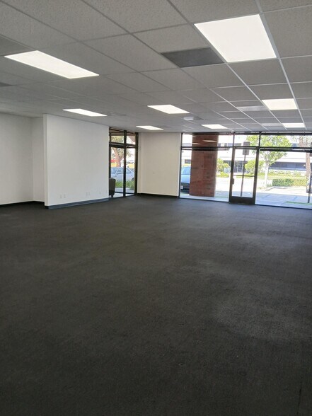 438 Amapola Ave, Torrance, CA à louer - Photo intérieure - Image 3 de 10