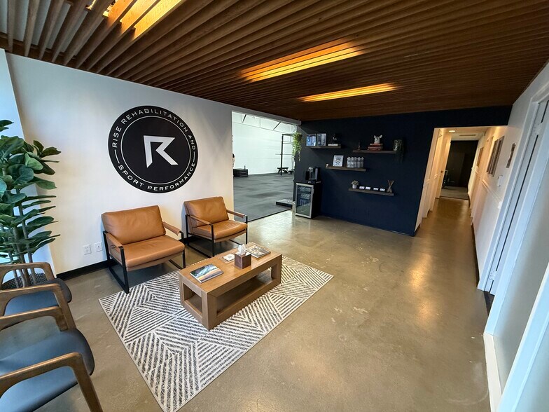 2101-2125 S Platte River Dr, Denver, CO à vendre - Photo du bâtiment - Image 2 de 34