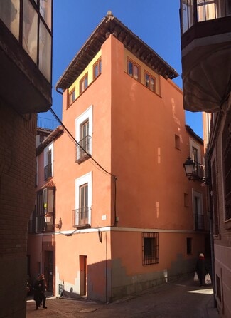 Plus de détails pour Multi-résidentiel à vendre