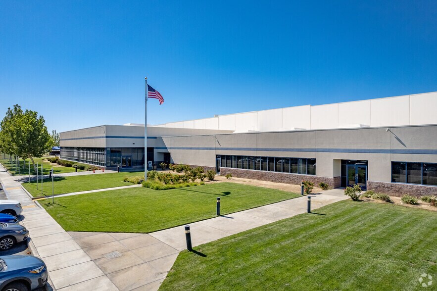 2801 W Avenue H, Lancaster, CA à louer - Photo principale - Image 2 de 6