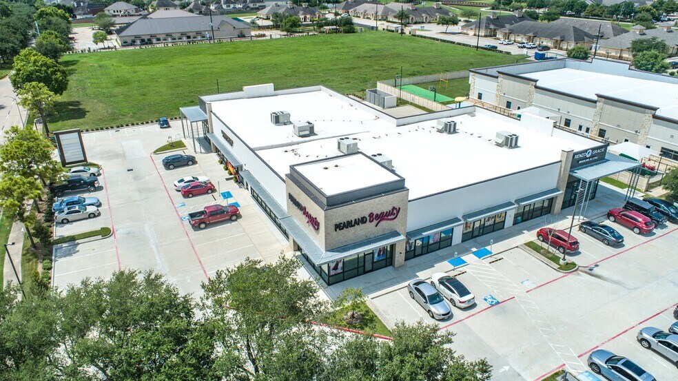 2000 Reflection Bay Dr, Pearland, TX à vendre - Photo du bâtiment - Image 3 de 6