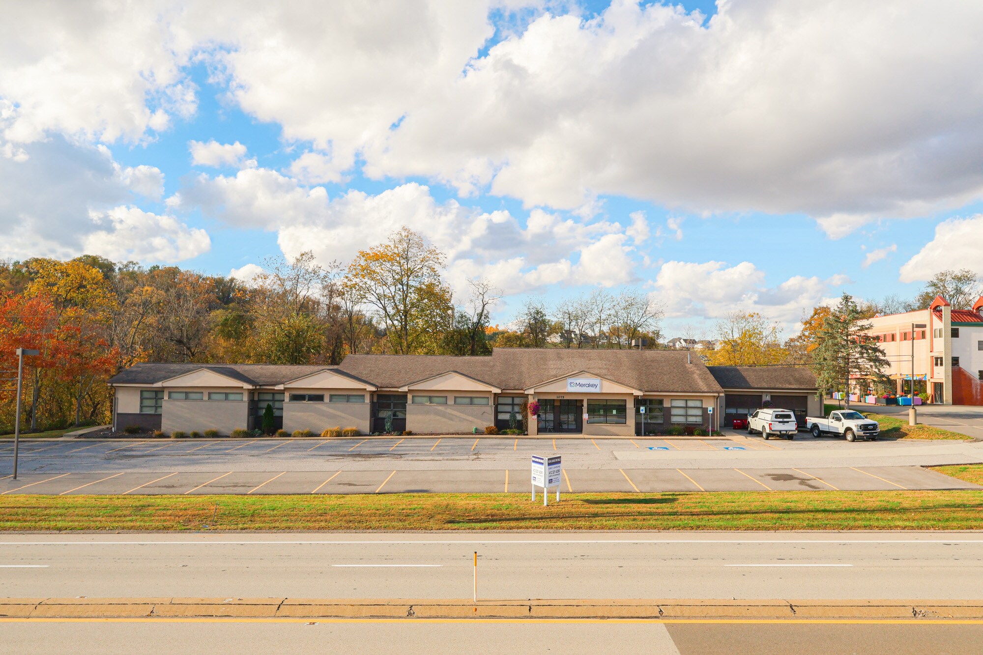 1075 Waterdam Plaza Dr, McMurray, PA for lease Building Photo- Image 1 of 13